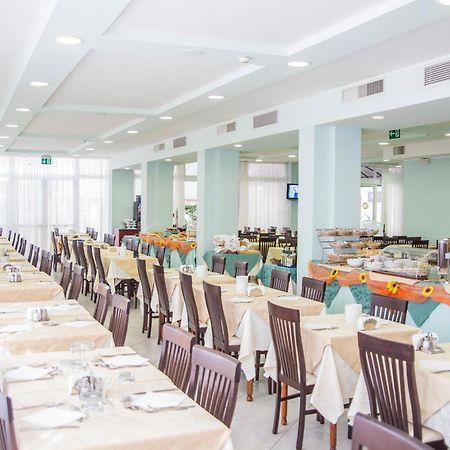 Ciccio Hotel Мисано Адриатико Екстериор снимка