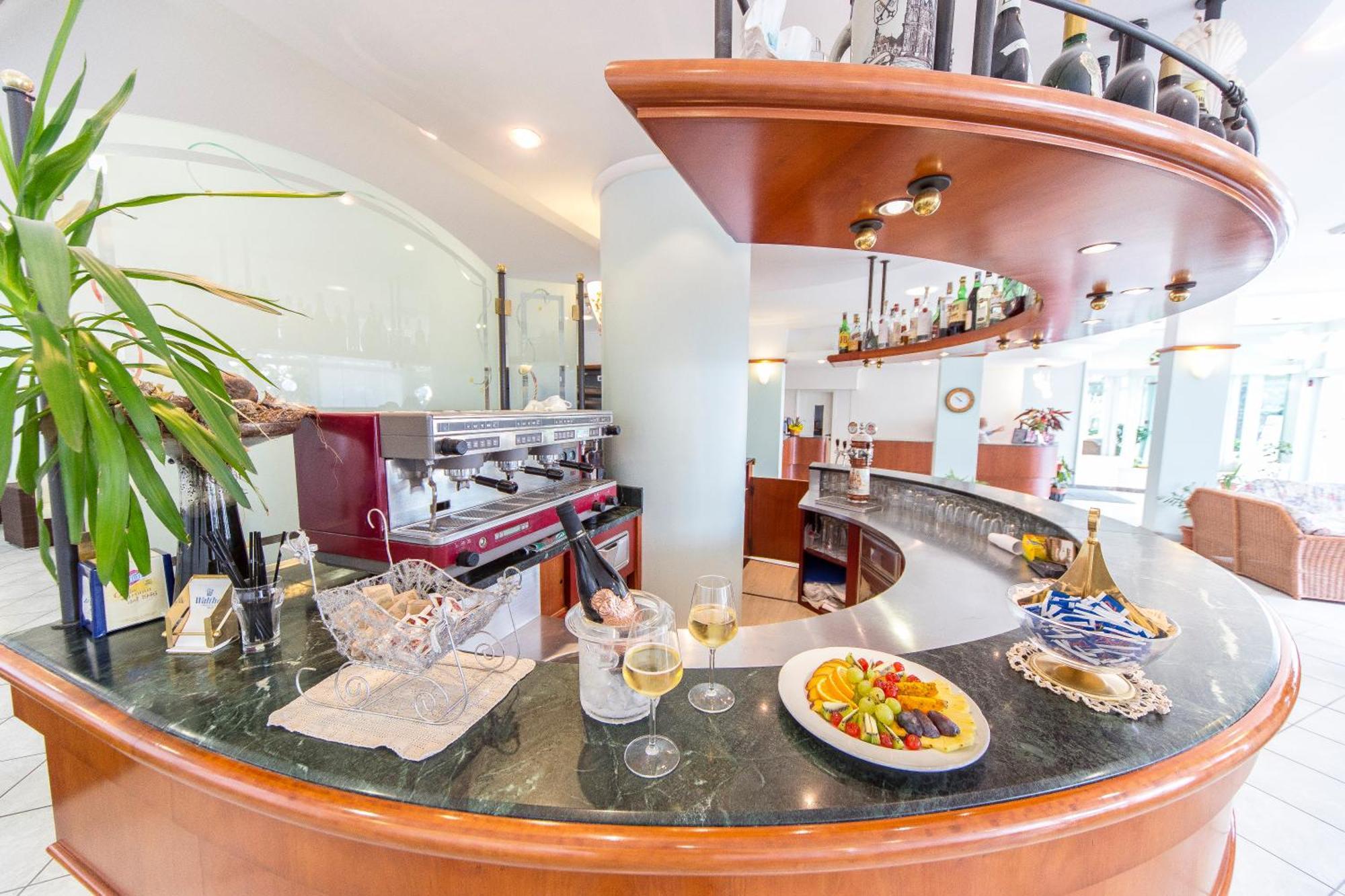 Ciccio Hotel Мисано Адриатико Екстериор снимка