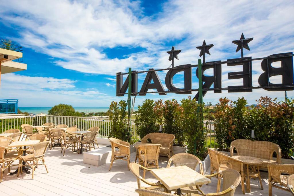 Ciccio Hotel Мисано Адриатико Екстериор снимка