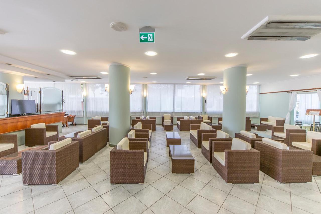 Ciccio Hotel Мисано Адриатико Екстериор снимка