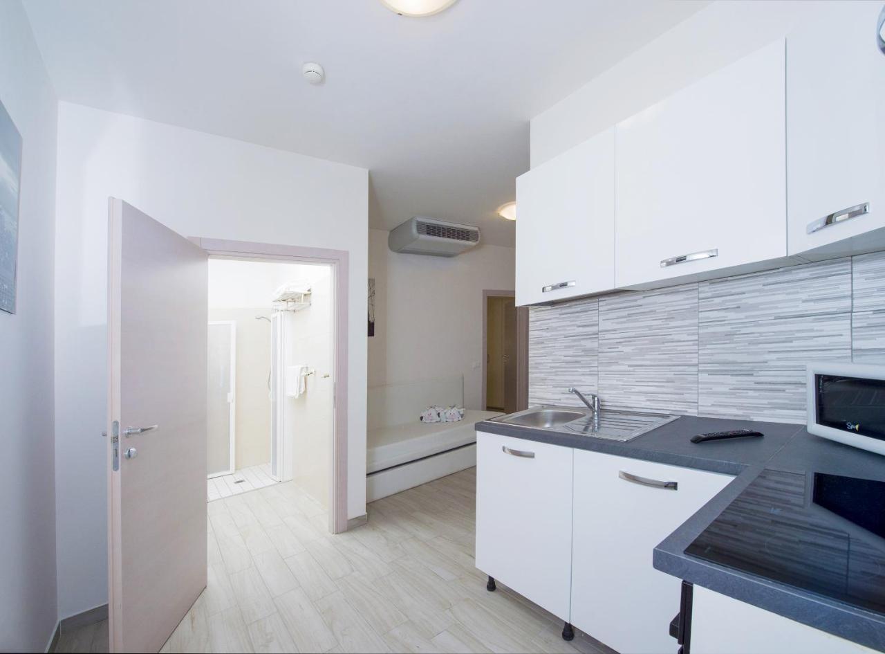 Ciccio Hotel Мисано Адриатико Екстериор снимка