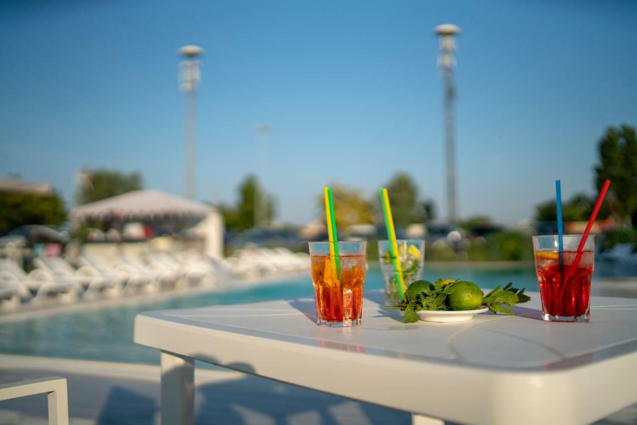 Ciccio Hotel Мисано Адриатико Екстериор снимка